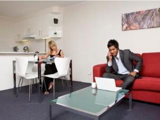 Aparthotel Manuka Park Serviced 4*